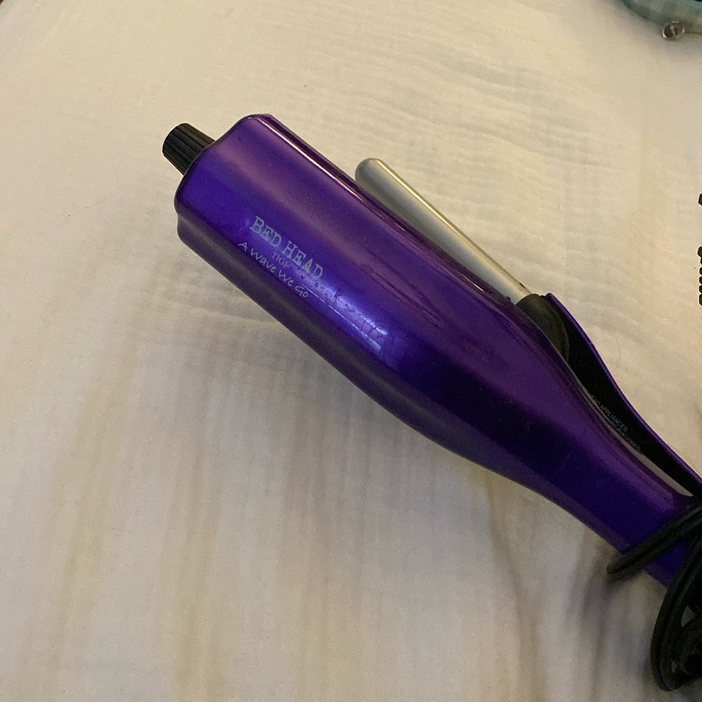 Bed head Tigi wave iron